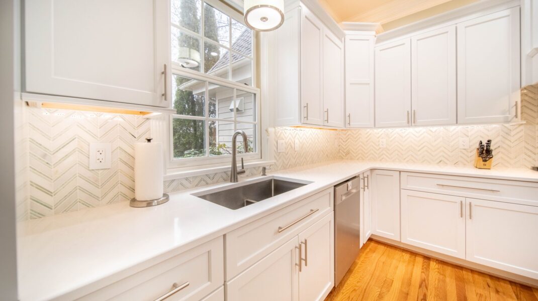 Kitchen remodeling by Rezen Contractors