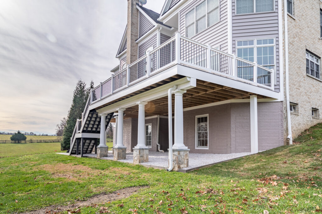 Deck — seating area